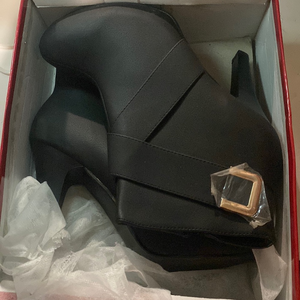 TOP MODA black ankle heeled boots